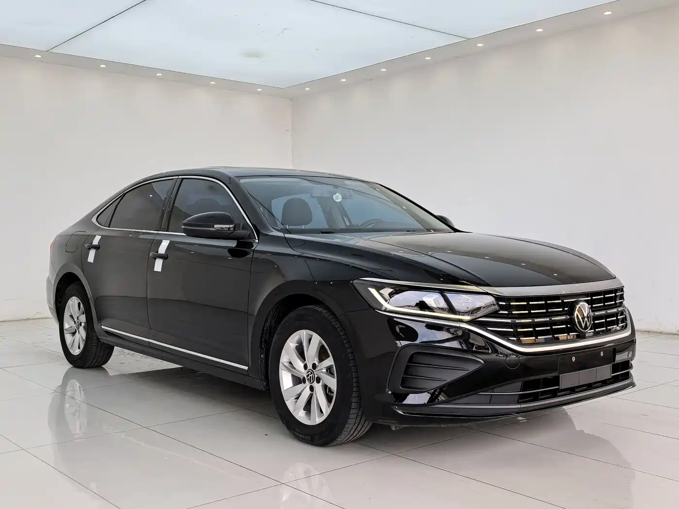 Volkswagen Passat 2023 280TSI Business Edition фото 3