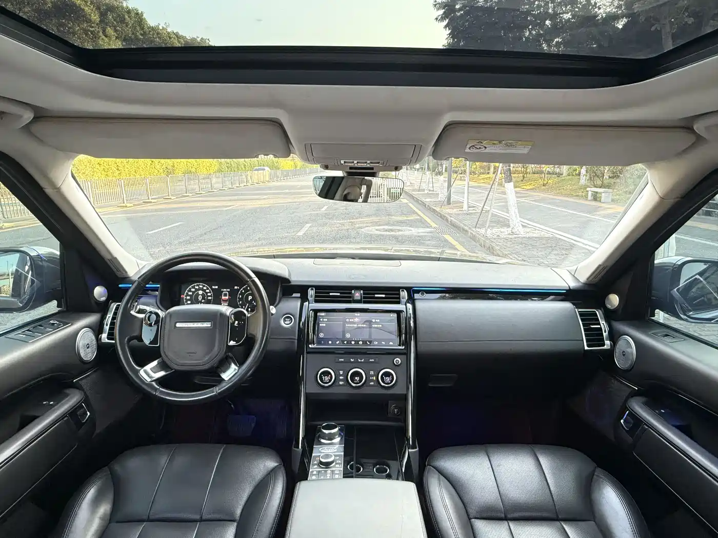 Land Rover Discovery 2017 3.0 SC V6 SE фото 13