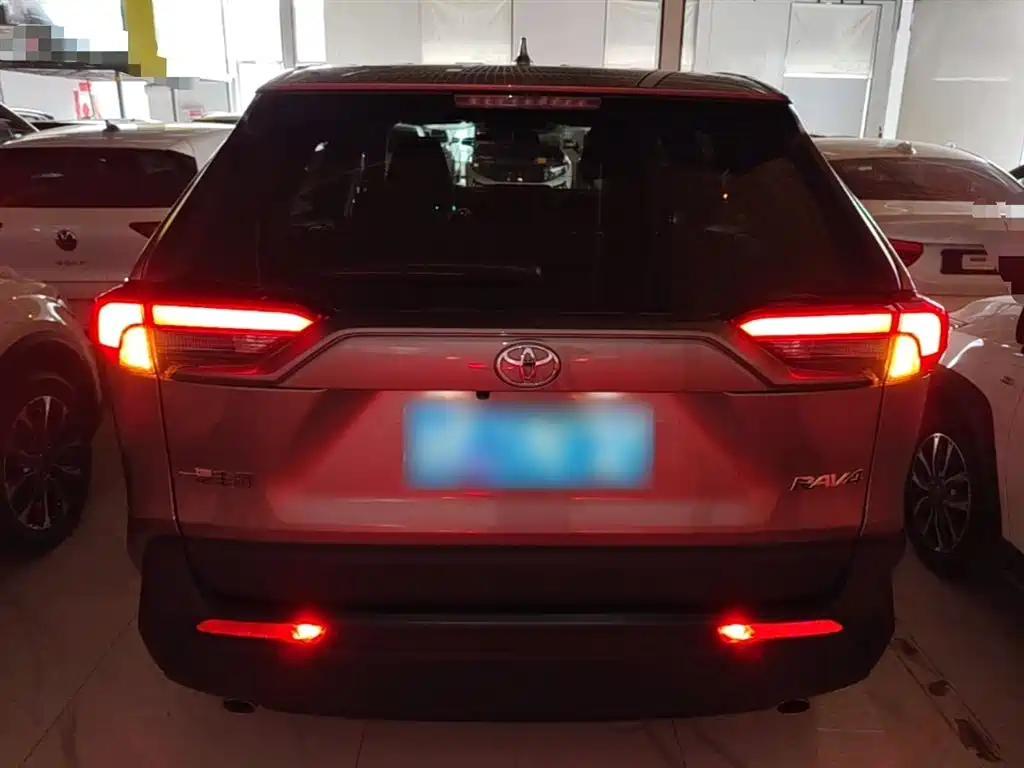 Toyota RAV4 Rongfang 2024 2.0L CVT FWD Urban Edition фото 6