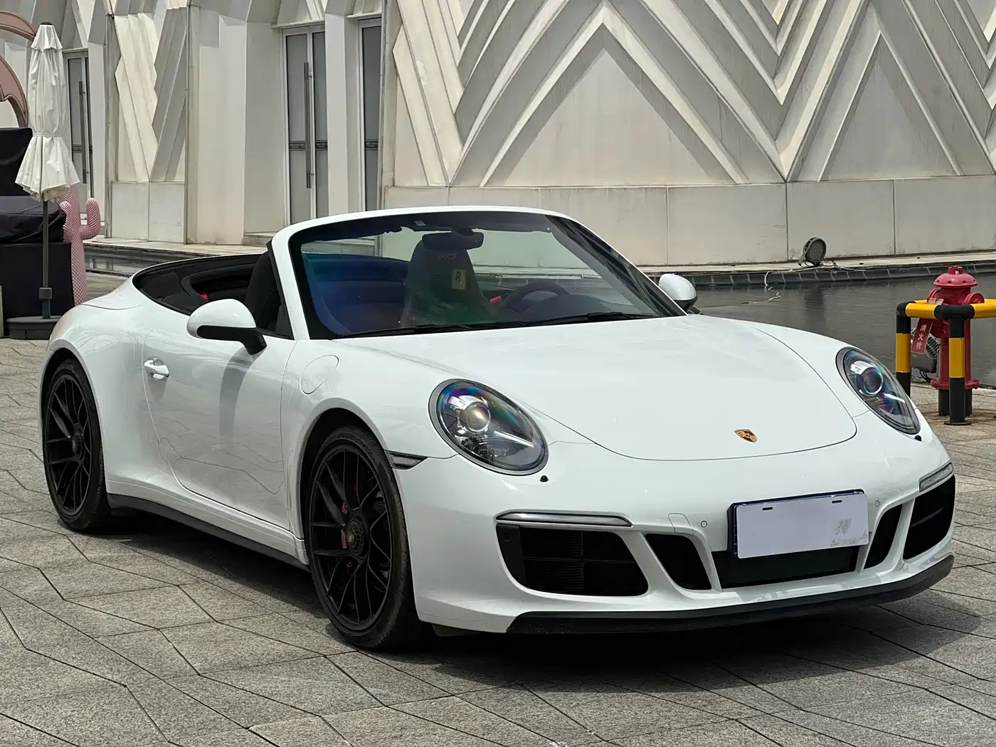 Porsche 911 2017 Carrera Cabriolet GTS 3.0T фото 3