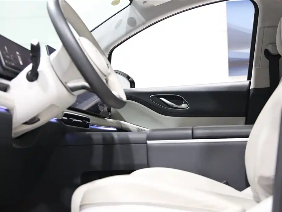 Voyah Auto Voyah Dreamer 2025 PHEV AWD Flagship Kunpeng Edition фото 10