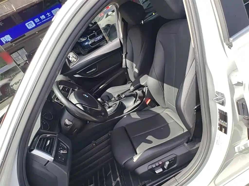 BMW 3 Series 2018 320Li Fashion Style фото 15