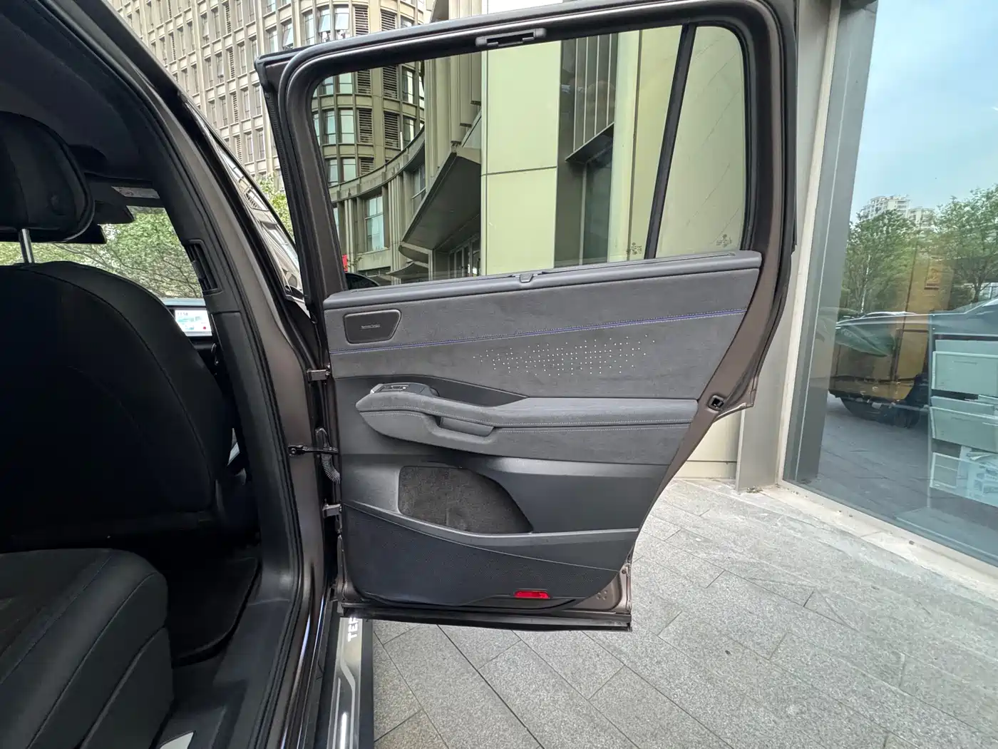 Volkswagen Teramont 2025 Teramont Pro 450TSI 4WD Summit Edition фото 16
