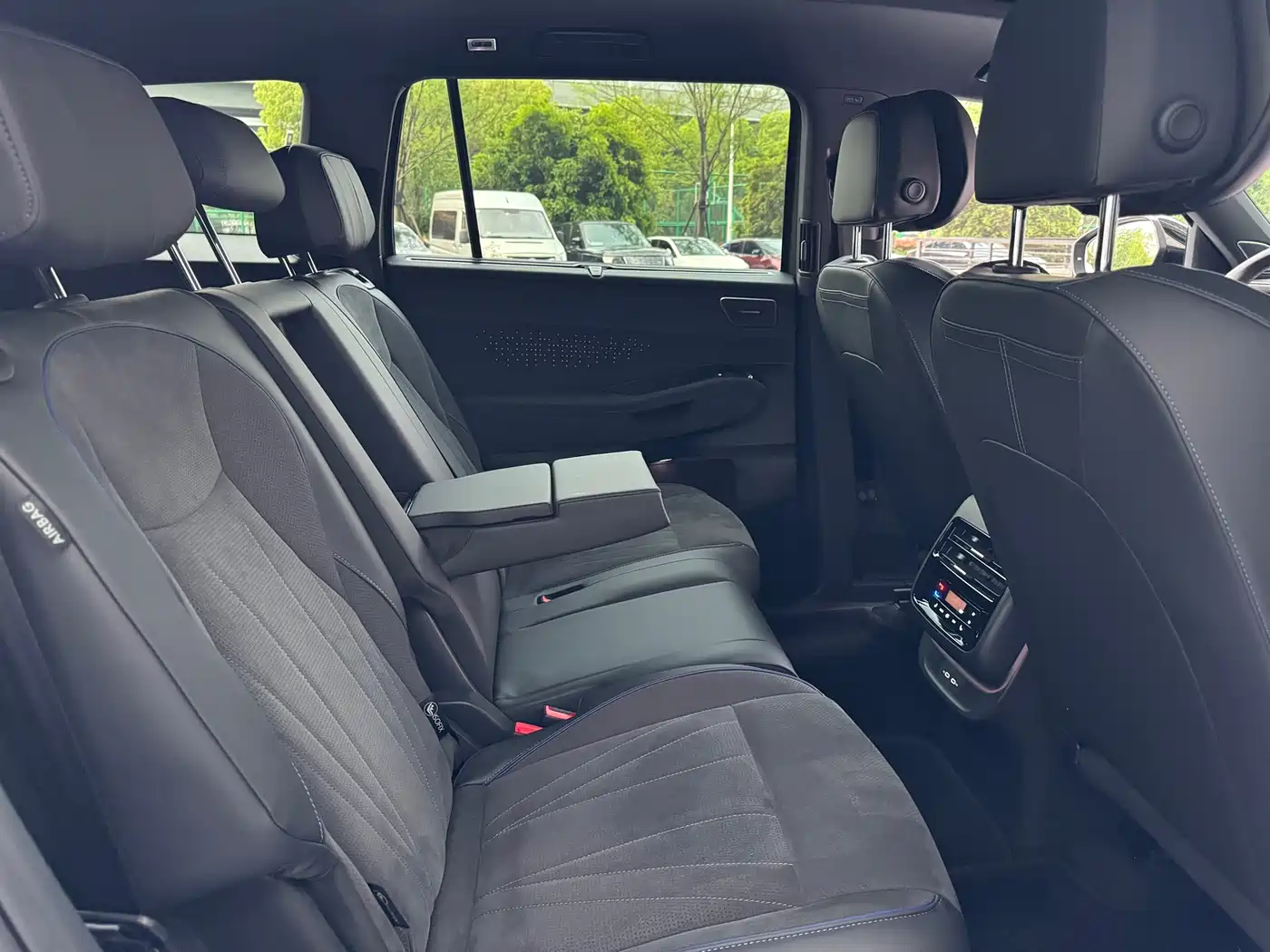 Volkswagen Teramont 2025 Teramont Pro 450TSI 4WD Summit Edition фото 18