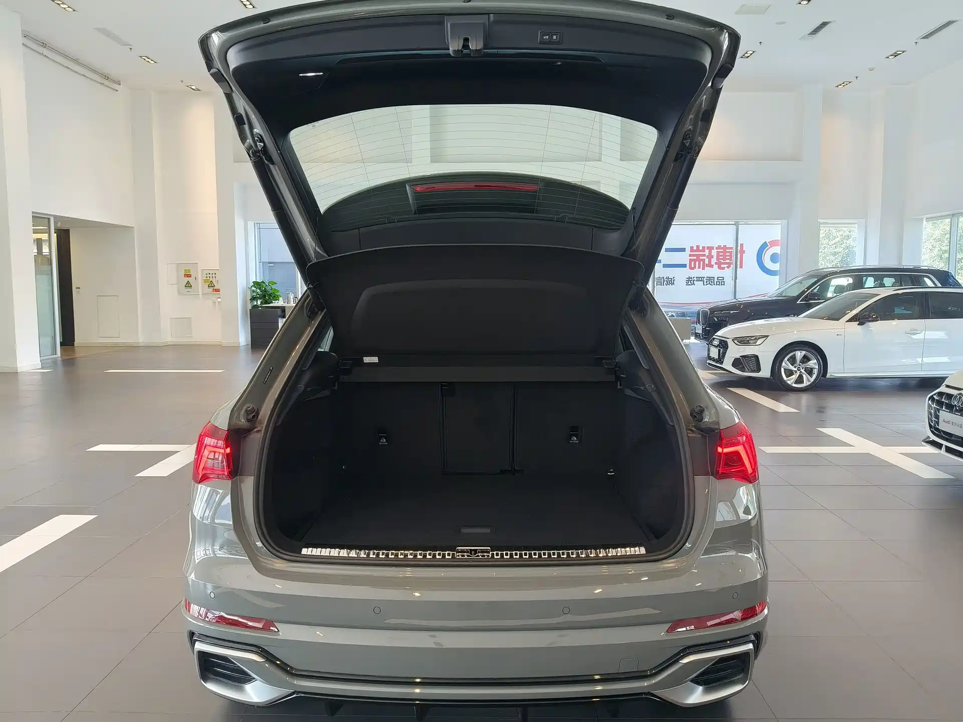 Фото 18 - Audi Q3