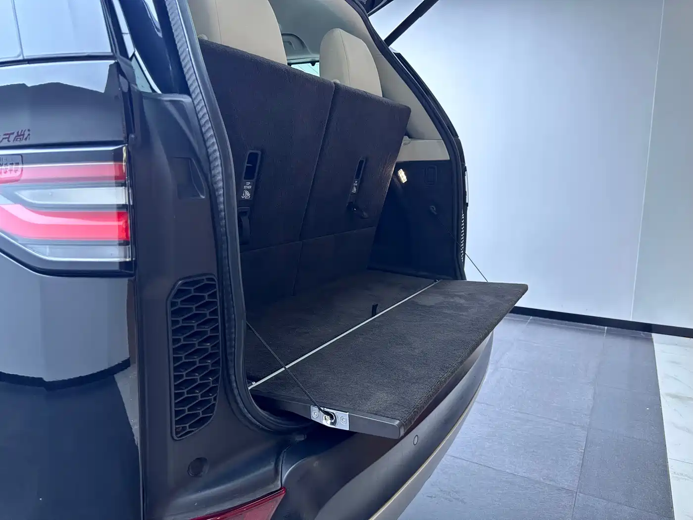 Land Rover Discovery 2018 3.0 SC V6 HSE фото 14