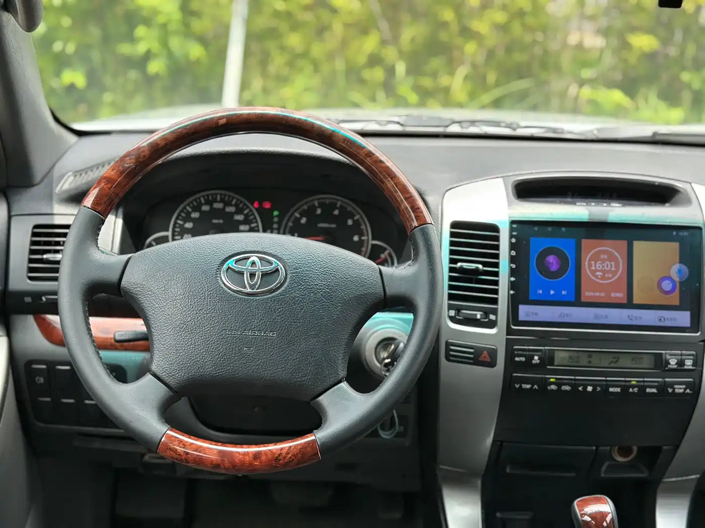 Photo 14 - Toyota Prado