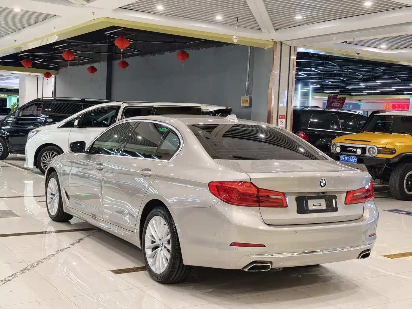 BMW 5 Series 2019 525Li Luxury Package фото 9