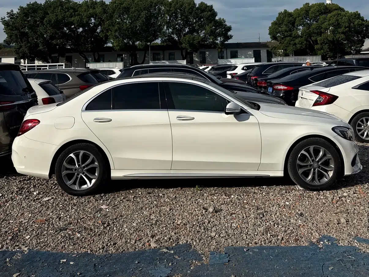Фото 3 - Mercedes-Benz C-Class