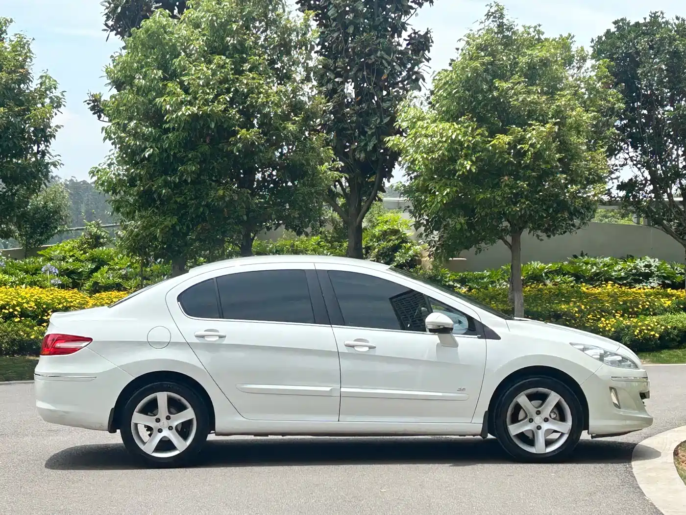 Peugeot 408 2013 2.0L Automatic Comfort Edition фото 7