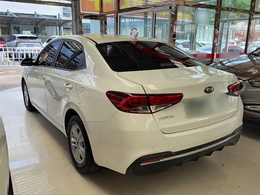 Kia Forte 2019 1.6L Auto Trend Edition China VI фото 8