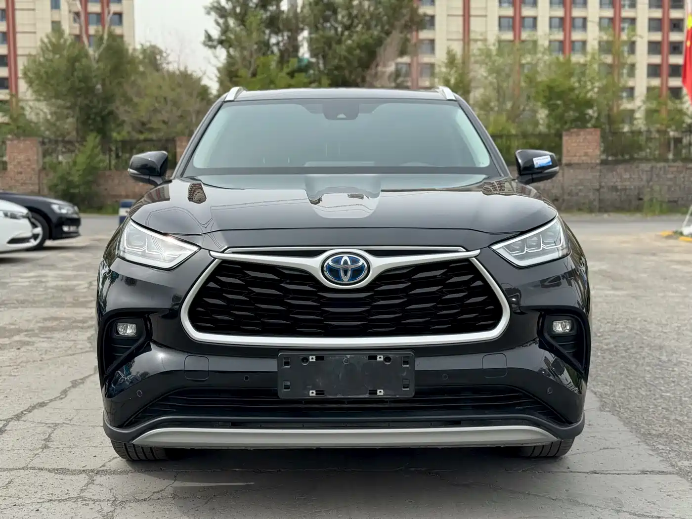 Toyota Highlander 2024 2.5L Smart Hybrid 4WD Premium 7-seater фото 2