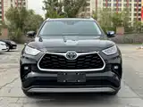 Photo 2 - Toyota Highlander