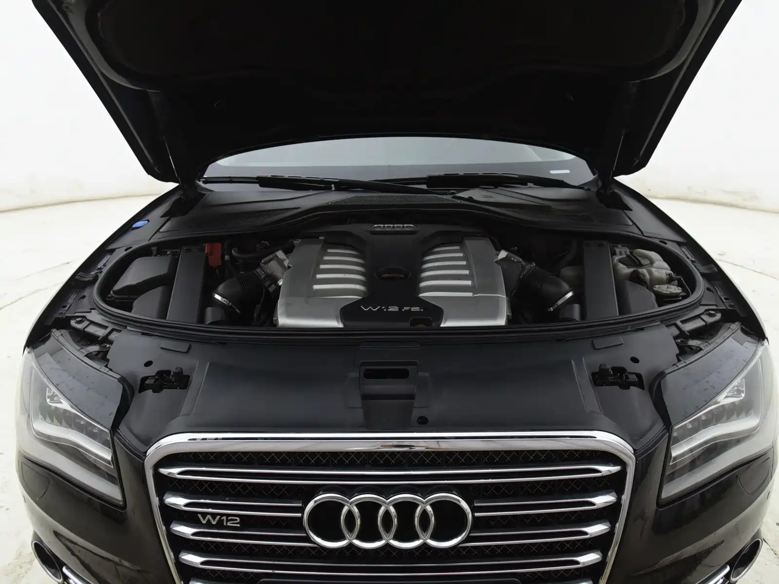 Фото 9 - Audi A8
