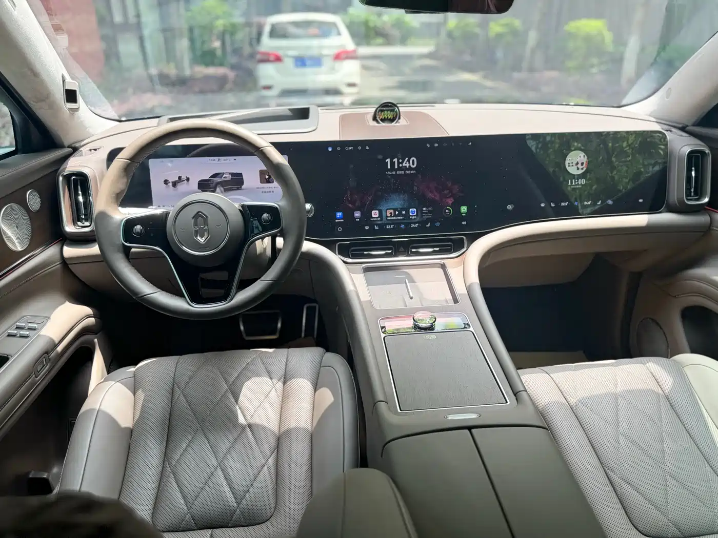 AITO Wenjie AITO M9 2024 Pure Electric Max Edition 100kWh 6-Seater фото 10