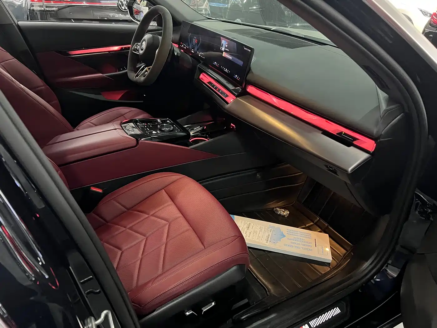 BMW 5 Series 2024 530Li Leading M Sport Package фото 12