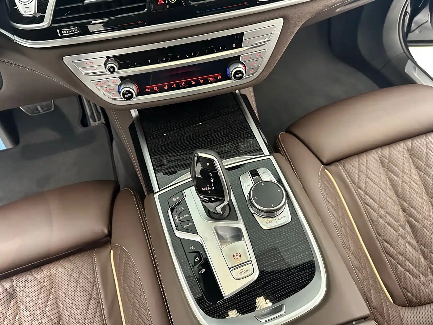 BMW 7 Series 2019 740Li Exclusive M Sport Package фото 19