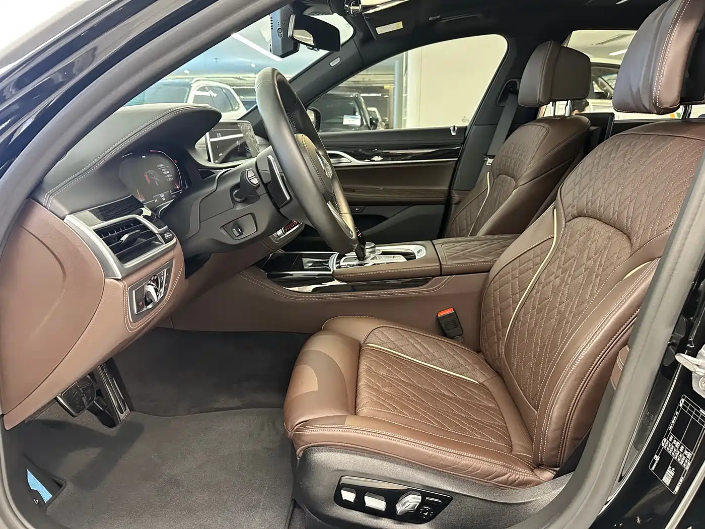 BMW 7 Series 2019 740Li Exclusive M Sport Package фото 9