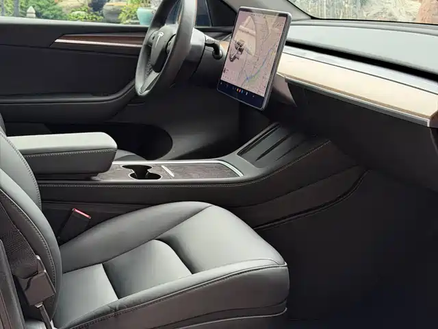 Tesla Model Y 2021 Standard Range Rear-Wheel Drive — фото 4