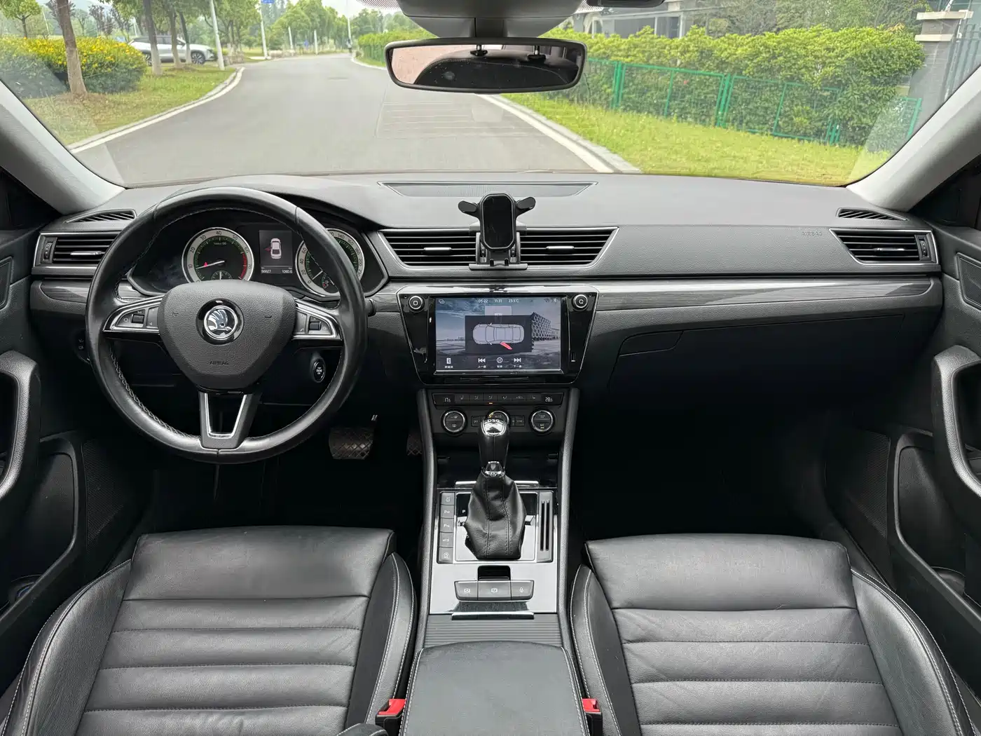 Škoda Superb 2018 TSI330 DSG Luxury Edition China V фото 10