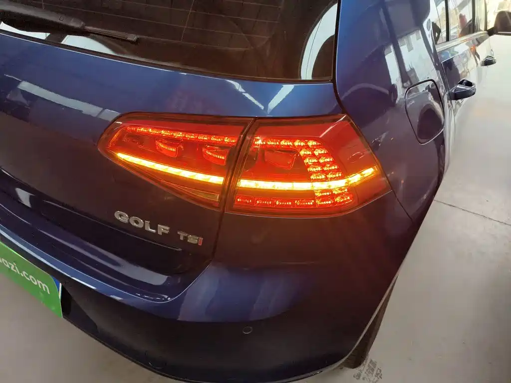 Фото 24 - Volkswagen Golf