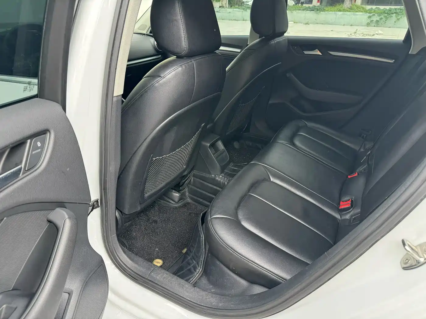 Audi A3 2016 Limousine 35 TFSI Leadership фото 5