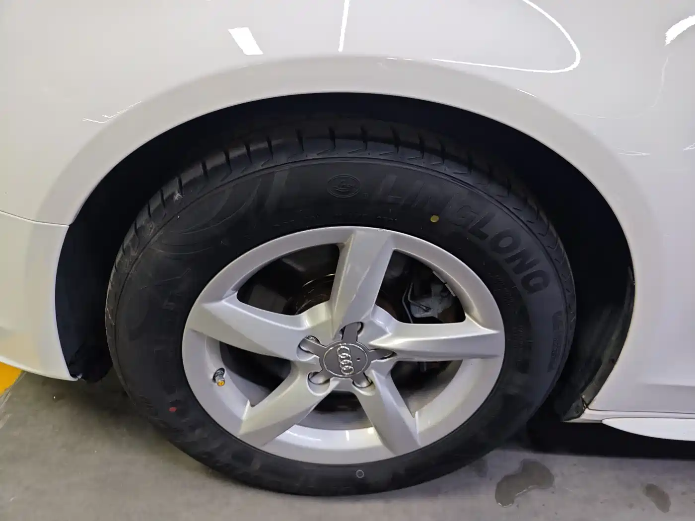 Audi A4L 2013 35 TFSI Automatic Standard фото 14