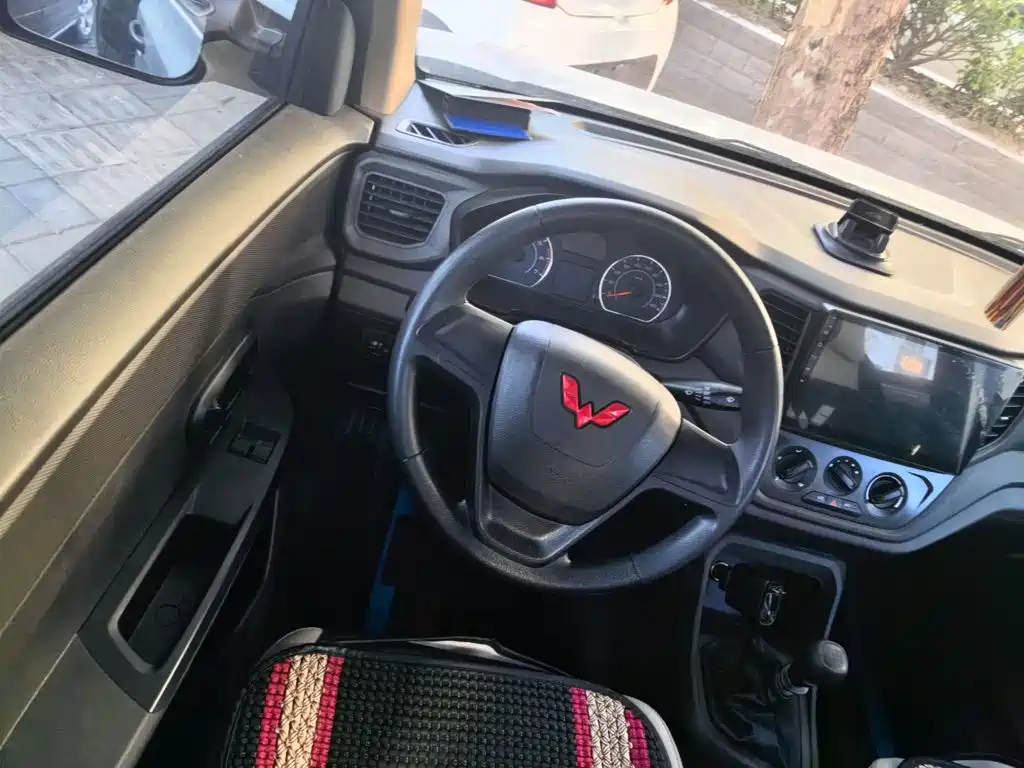 Wuling Motors Wuling Hongguang V 2025 2022 1.5L Power Take Edition Electric Power Steering LAR