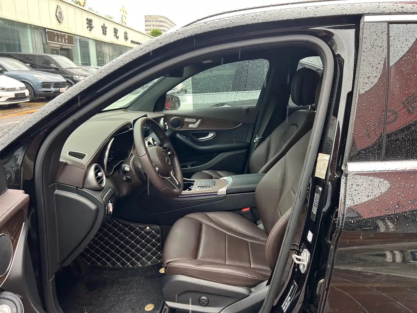 Mercedes-Benz GLC 2022 Facelift GLC 260 L 4MATIC Luxury Model фото 10