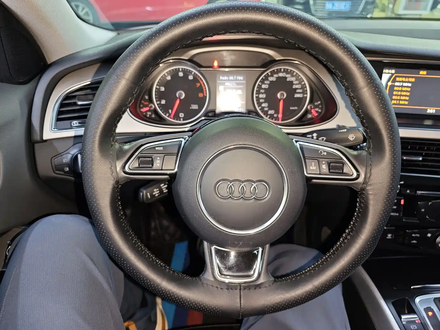 Audi A4L 2013 35 TFSI Automatic Standard фото 12