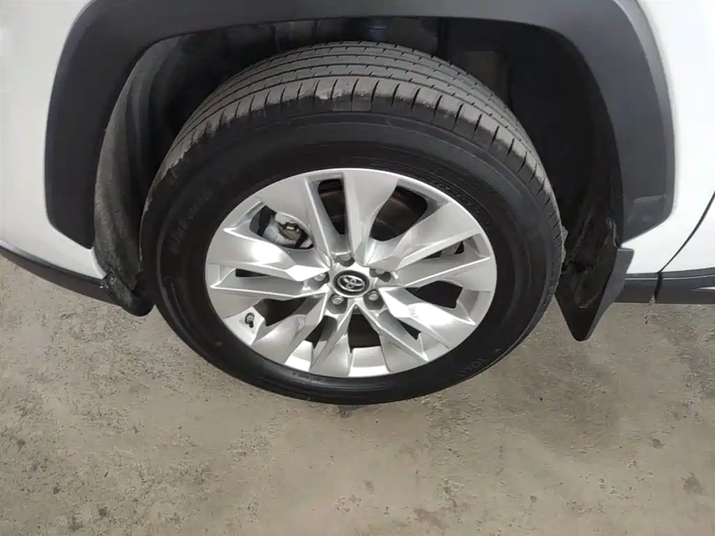 Toyota Wildlander 2022 2.0L CVT FWD Leading Edition фото 23