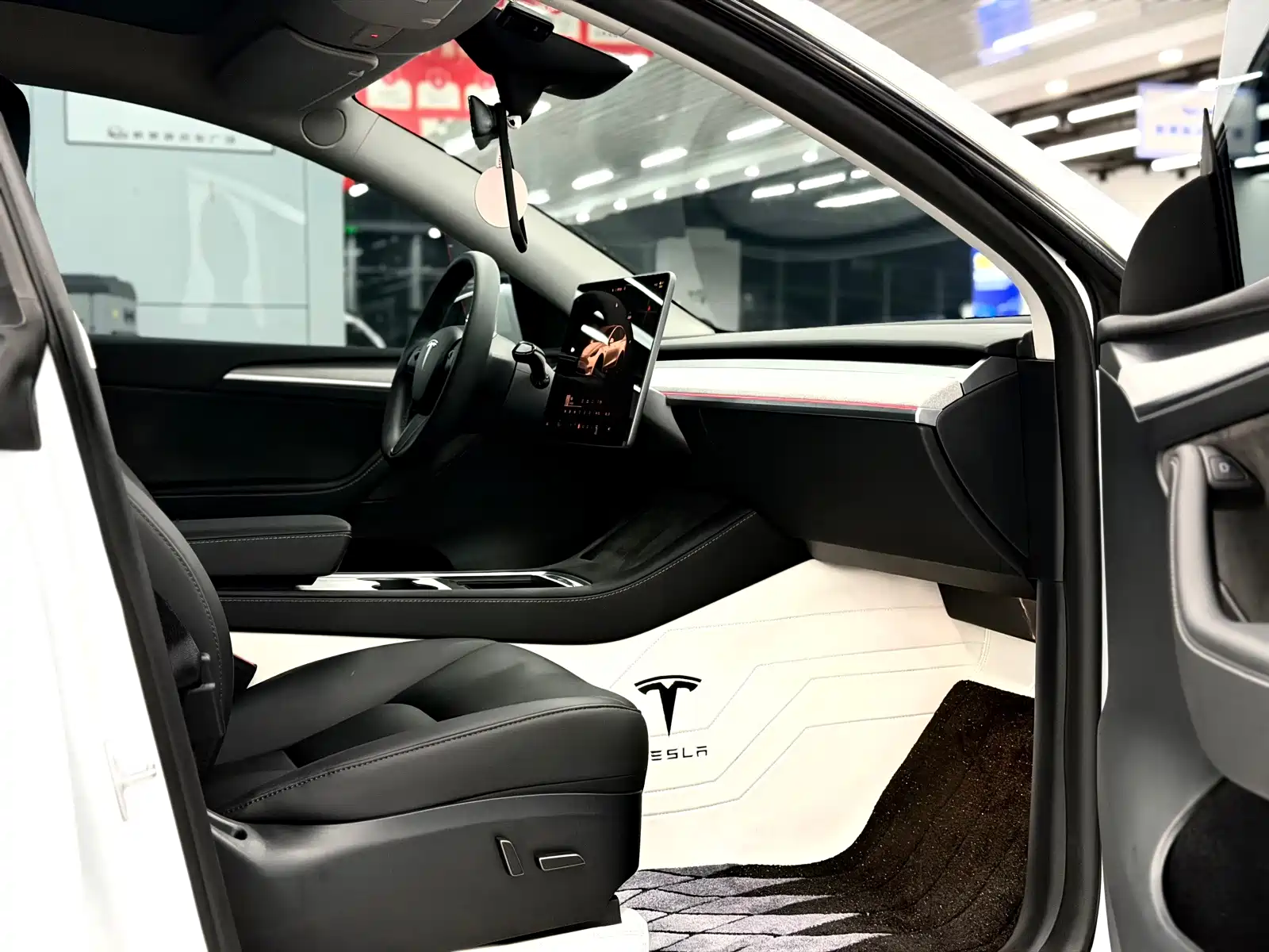 Фото 9 - Tesla Model Y