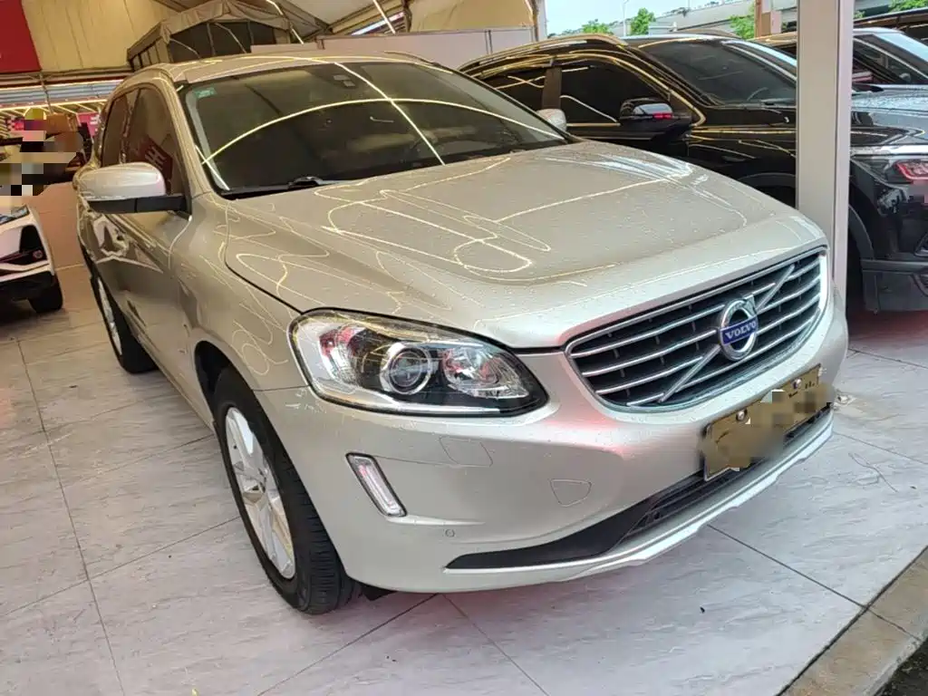 Фото 4 - Volvo XC60