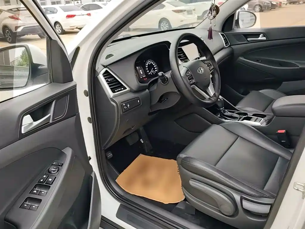 Hyundai Tucson 2015 1.6T Dual Clutch 2WD Smart фото 16
