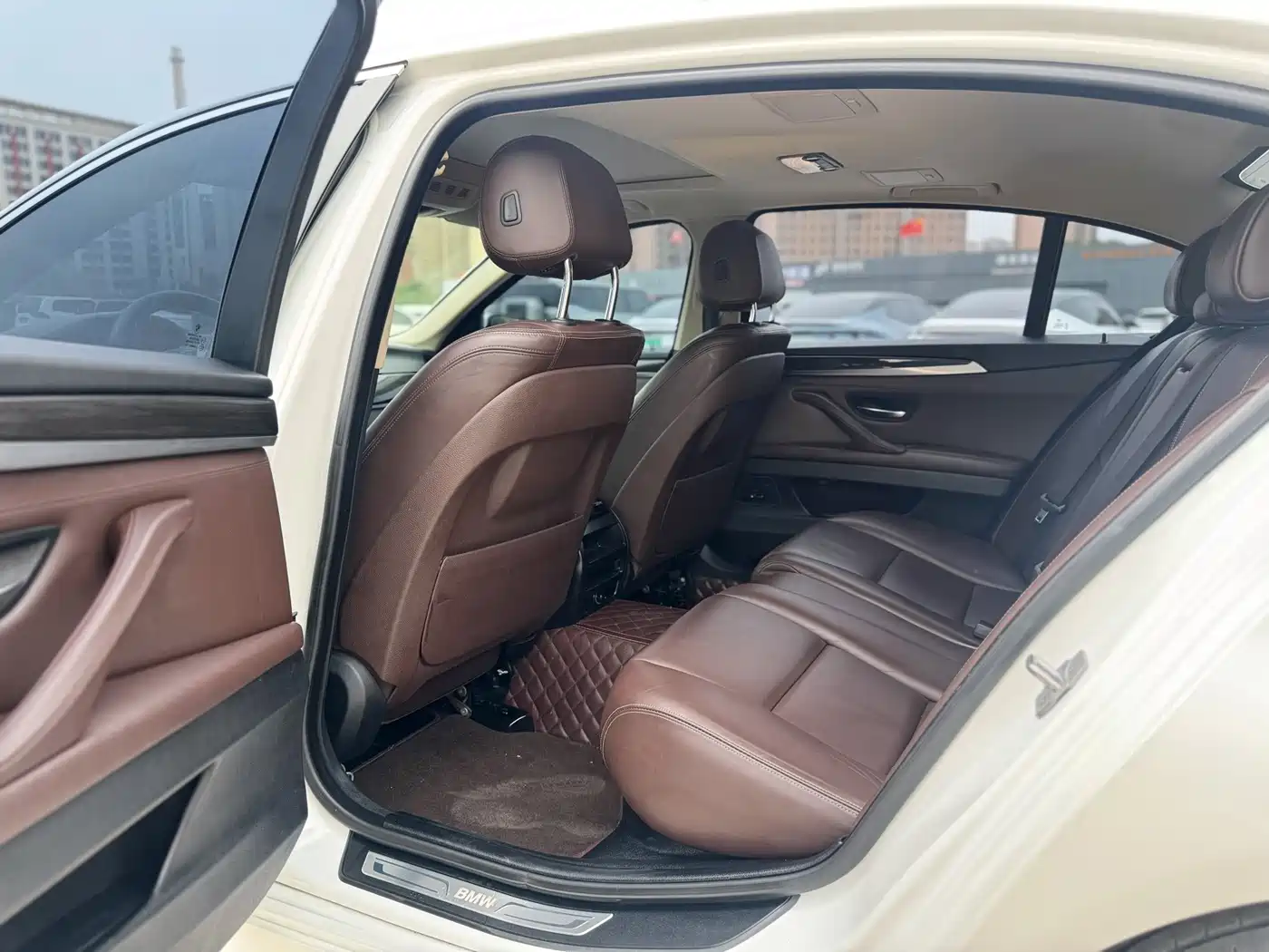 BMW 5 Series 2014 525Li Luxury Design Package фото 6