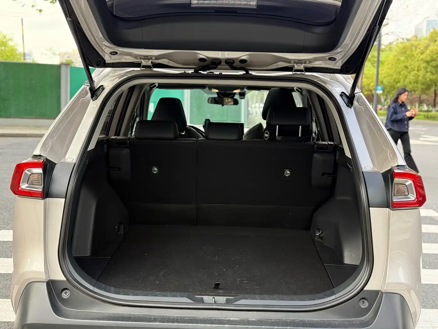 Toyota Wildlander 2020 2.0L CVT AWD Luxury Edition фото 17