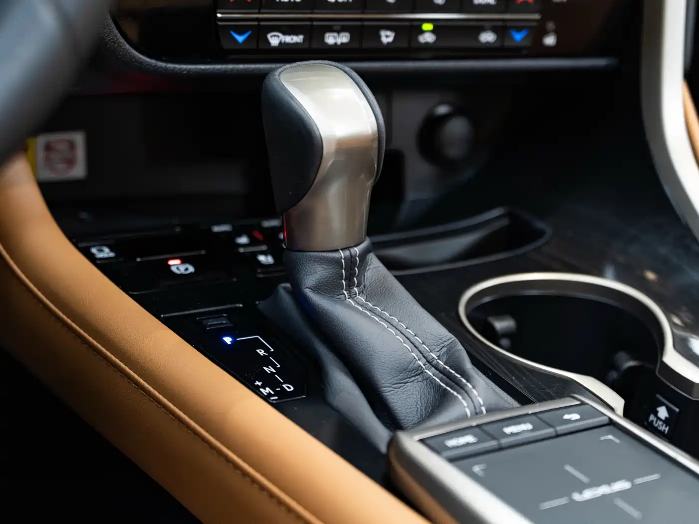 Lexus RX 2020 Facelift 300 AWD Elegance Edition фото 15