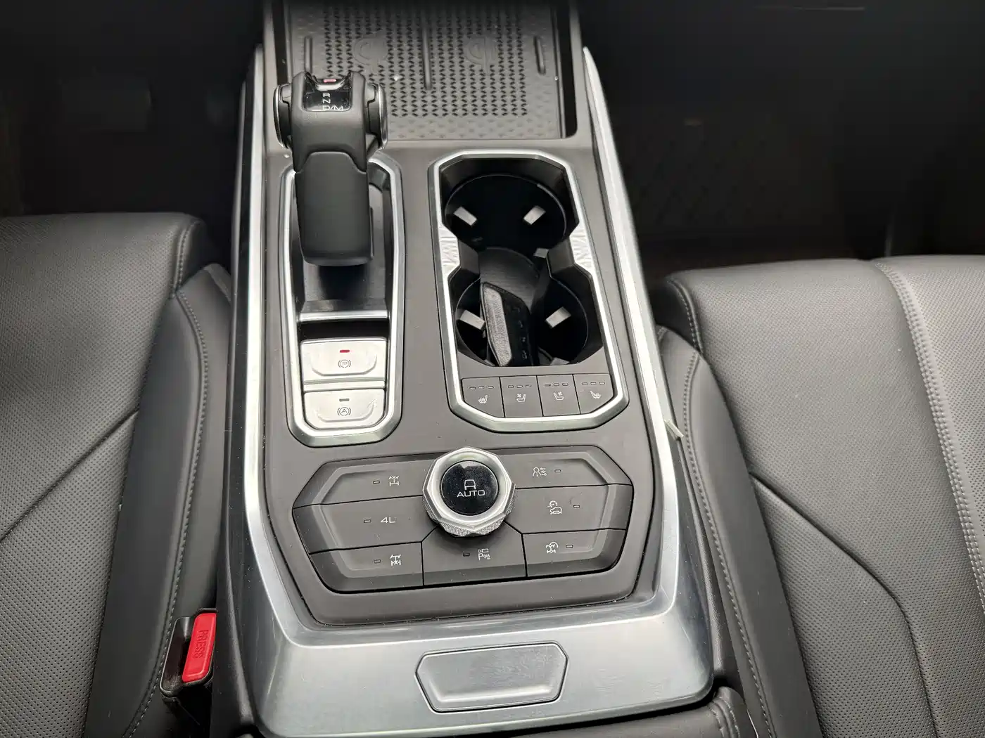 Tank 400 New Energy 2024 Hi4-T Off-Road Edition фото 5