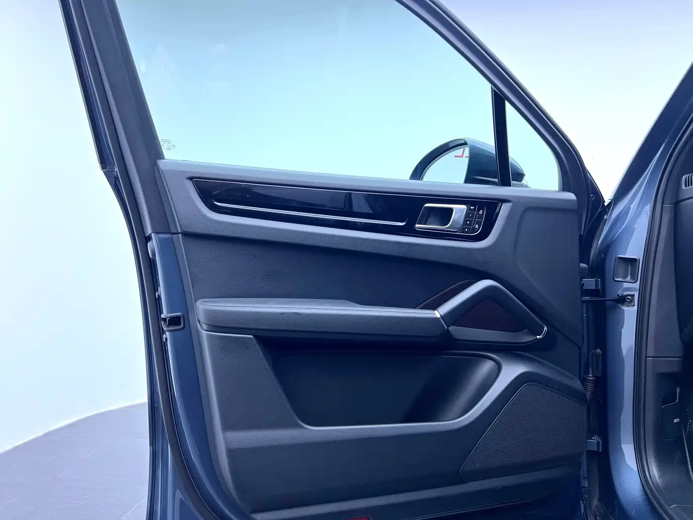 PORSCHE CAYENNE NEW ENERGY