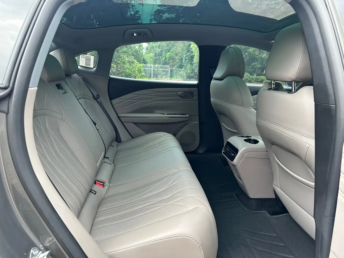 Geely Galaxy Galaxy Xingyao 8 2025 130km EM-i Premium Edition фото 28