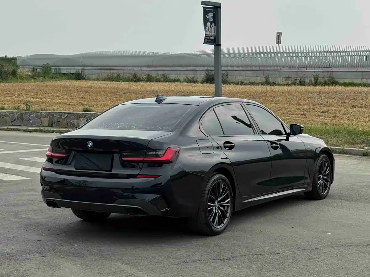 BMW 3 Series 2022 325i M Sport Shadow Edition фото 7