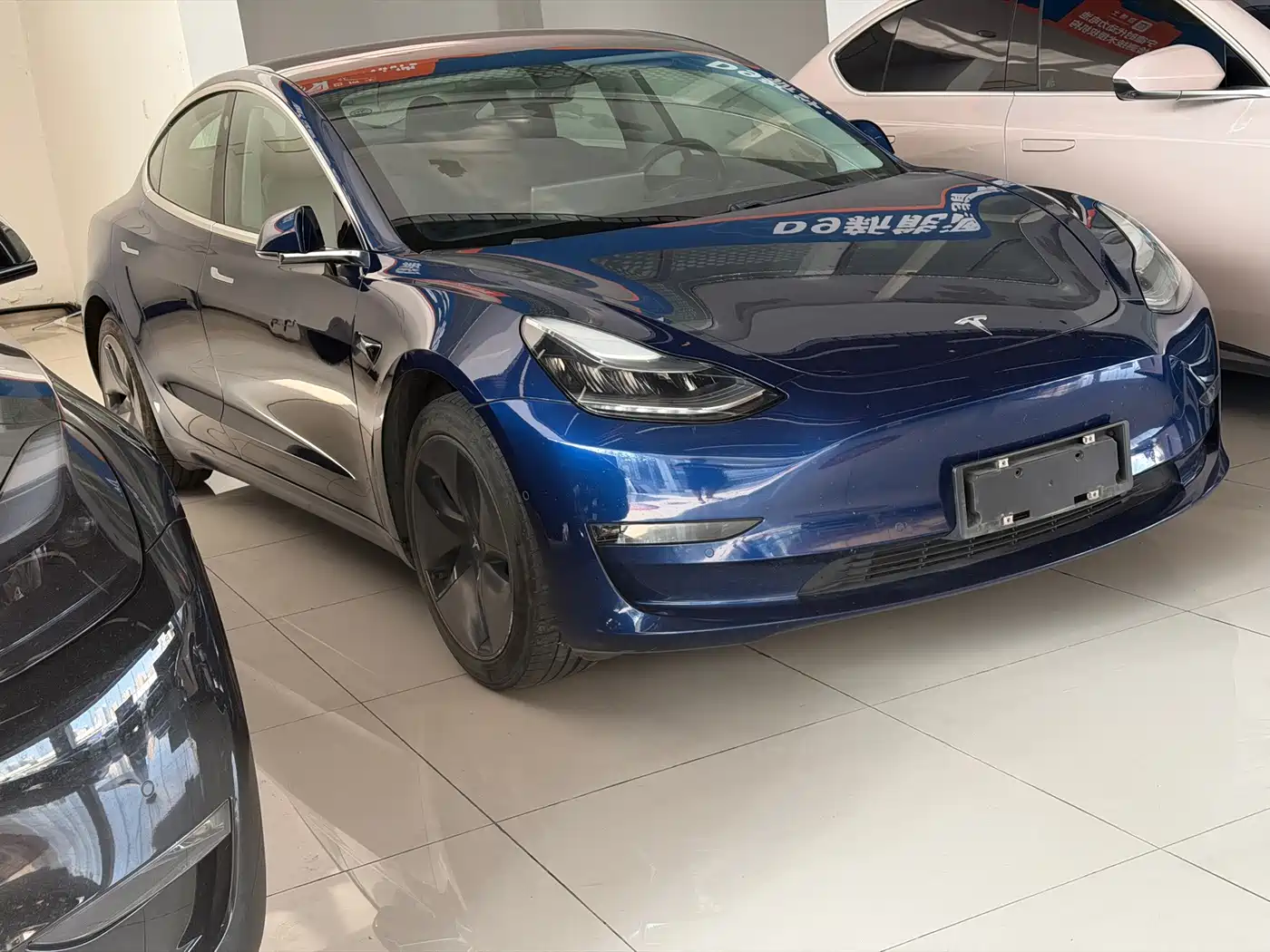 Tesla Model 3 (Import) 2019 2019 Long Range RWD Version
