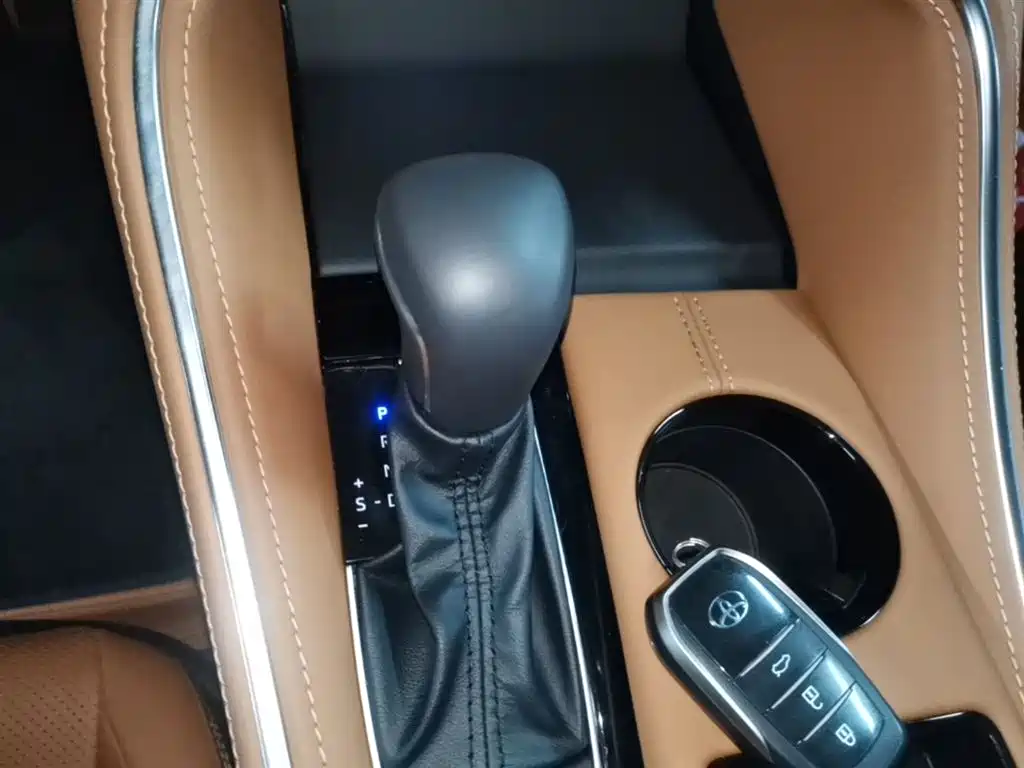 Toyota Avalon 2024 Hybrid 2.0L Luxury Edition фото 14