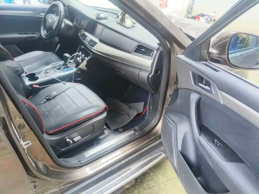 Фото 13 - Haval H7