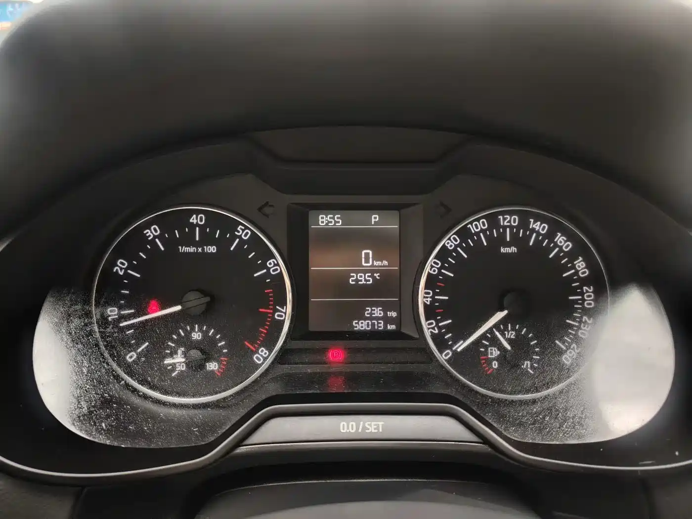 Škoda Octavia 2016 1.6L Automatic Pioneer Edition фото 6