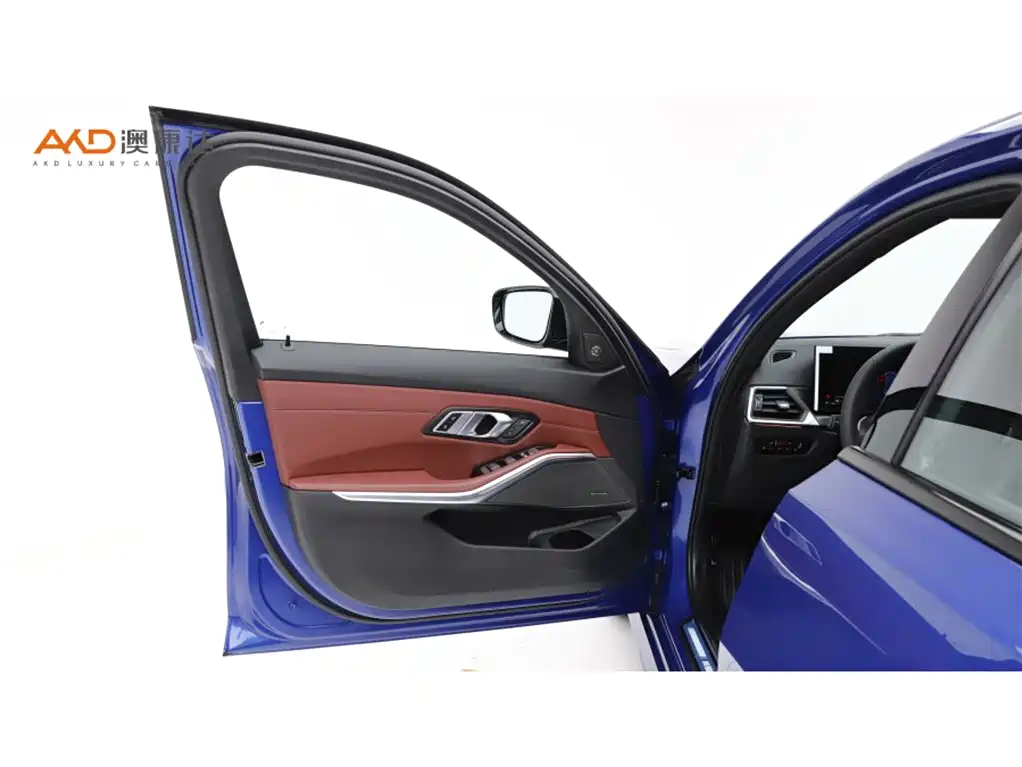 BMW 3 Series 2023 325i M Sport Black Night Package фото 10