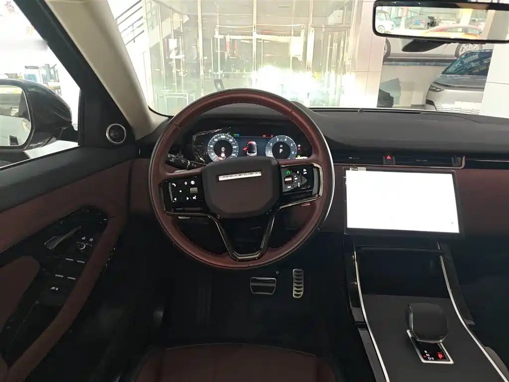 Land Rover Range Rover Evoque 2024 Range Rover Evoque L 249PS Light Master Edition фото 7