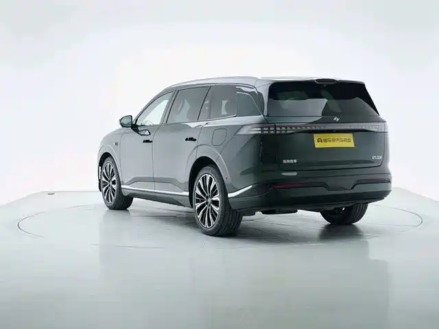 Dongfeng Yipai eπ008 2025 2026 6-seater Extended Range Family Edition