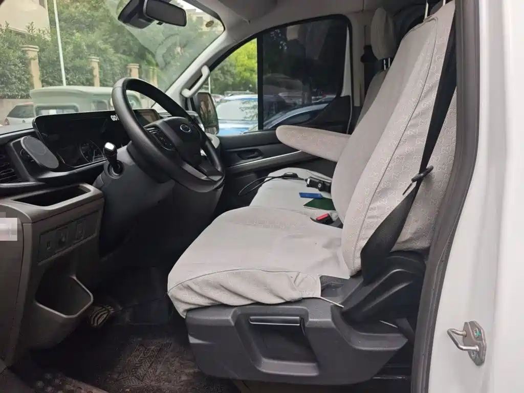 Ford Transit 2023 2023 Model 2.0T Diesel Automatic Multi-purpose Commercial Vehicle Short Wheelbase Low Roof 5/6 Seater