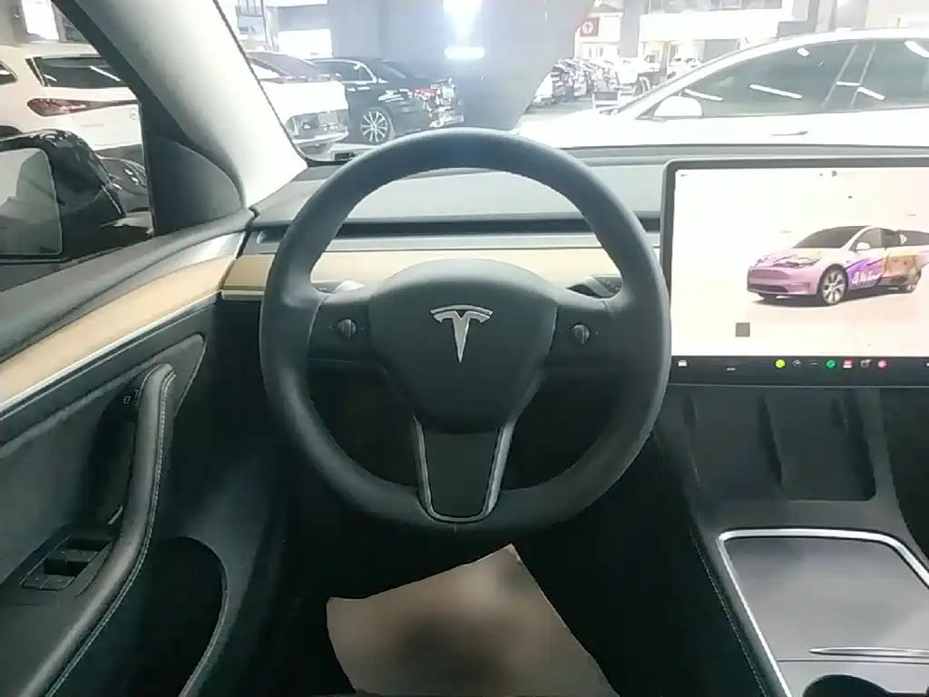 Фото 11 - Tesla Model Y